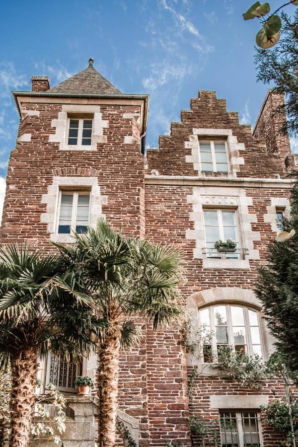 Castel Jolly Rennes Exterior foto